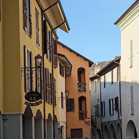 Apartment La Nocciolina Mansarda In Centro Cortemilia