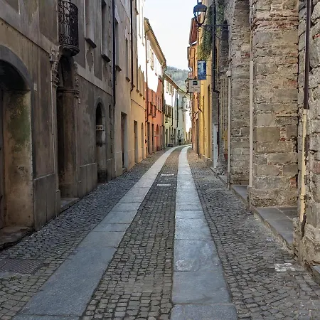 Apartman La Nocciolina Mansarda In Centro Cortemilia